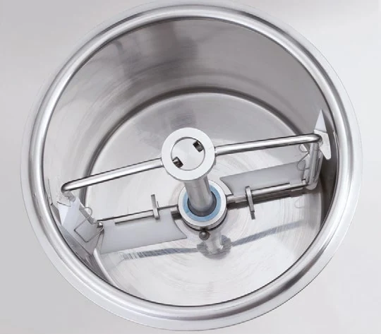 Vaso TWIN con agitatore e lame raschianti